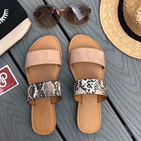 The PURRFECT Flat - SNAKE PRINT - Picture 4 of 7